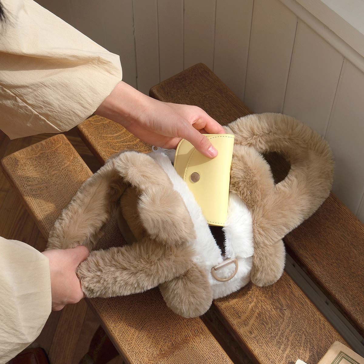 THE MONSTERS Labubu Classic Series Plush Flower Bag (2 Colors)